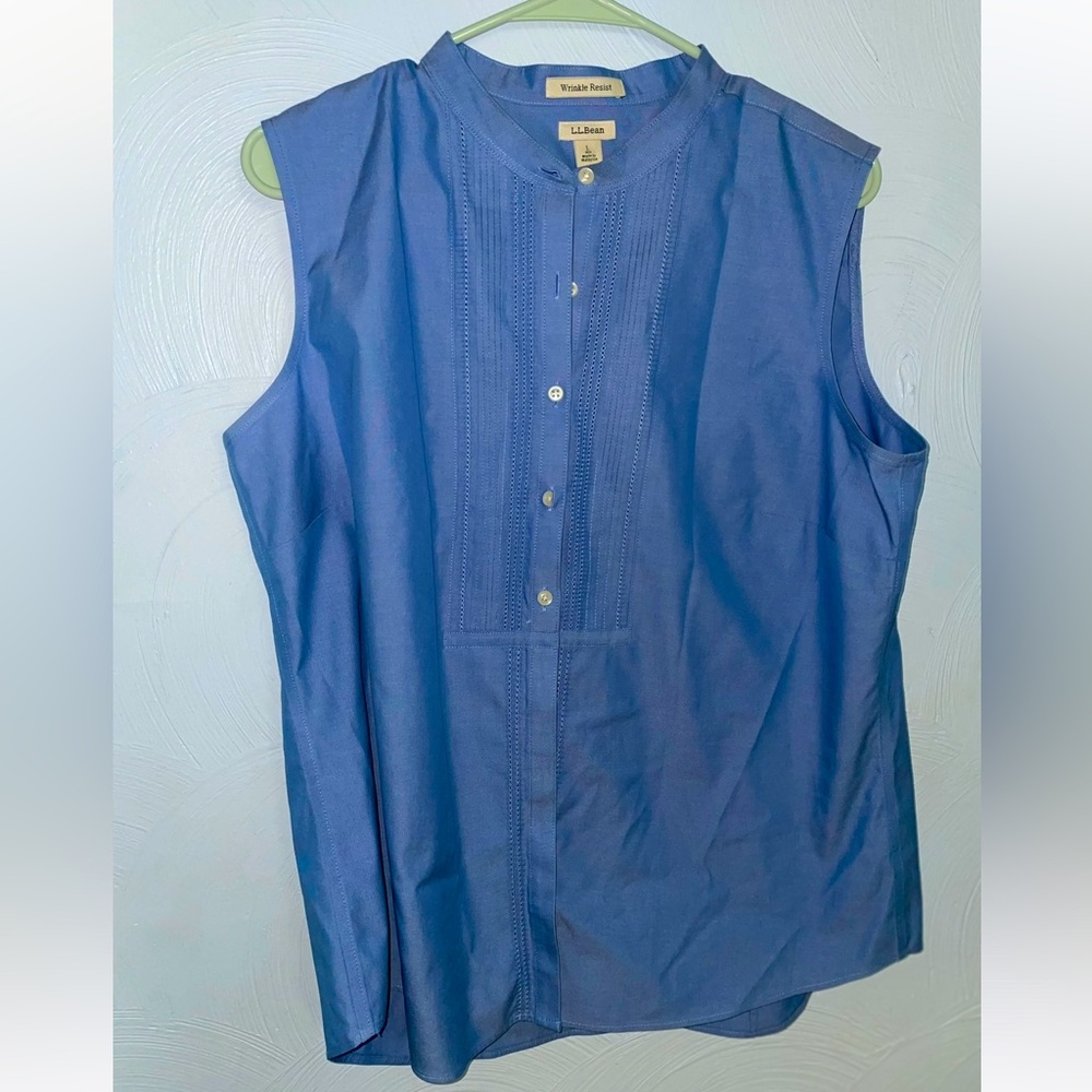 Women’s Large L.L.Bean Blue Sleeveless Button Down Shirt